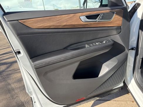 New 2026 Volkswagen Atlas SE image 10