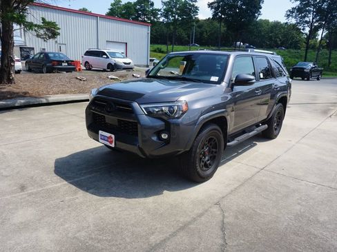 Used 2021 Toyota 4Runner SR5 Premium w/ Moonroof Package AWD/4WD image 26