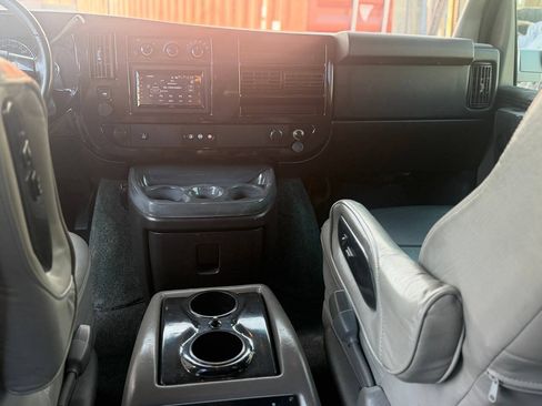 Used 2013 GMC Savana 1500 RWD image 27