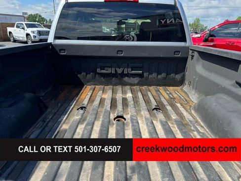 Used 2019 GMC Sierra 2500 SLT w/ Duramax Plus Package AWD/4WD image 17