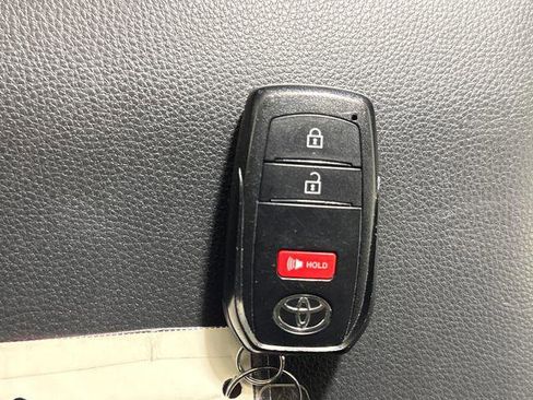 Certified 2024 Toyota Tacoma SR5 AWD/4WD image 38
