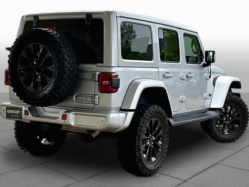 Used 2023 Jeep Wrangler Unlimited Sahara image 11