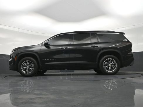 Used 2025 Chevrolet Traverse LT w/ Driver Confidence Package FWD image 26
