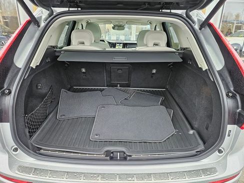 Certified 2023 Volvo XC60 B5 Ultimate w/ Protection Package Premier image 11