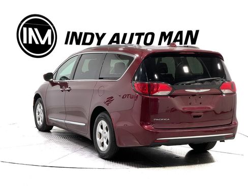 Used 2017 Chrysler Pacifica Touring-L Plus image 6