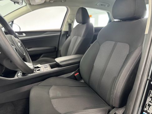 Used 2021 Kia K5 LX image 12