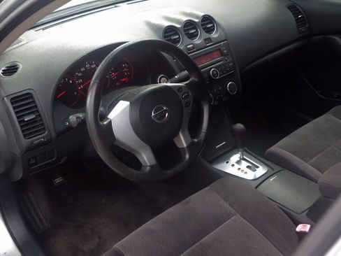 Used 2009 Nissan Altima 2.5 S w/ Emergency Aid Pkg FWD image 7