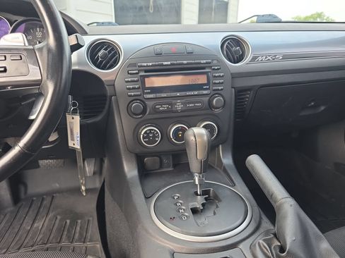 Used 2015 MAZDA MX-5 Miata Club RWD image 15