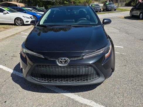 Used 2020 Toyota Corolla LE image 3