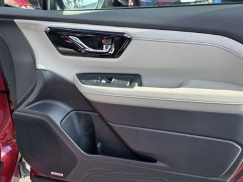 Used 2025 Subaru Forester Limited image 15