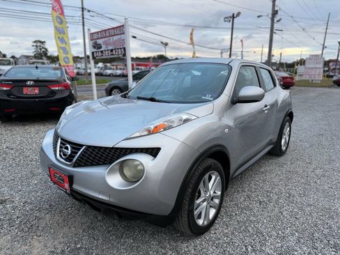 Used 2011 Nissan Juke S image 3