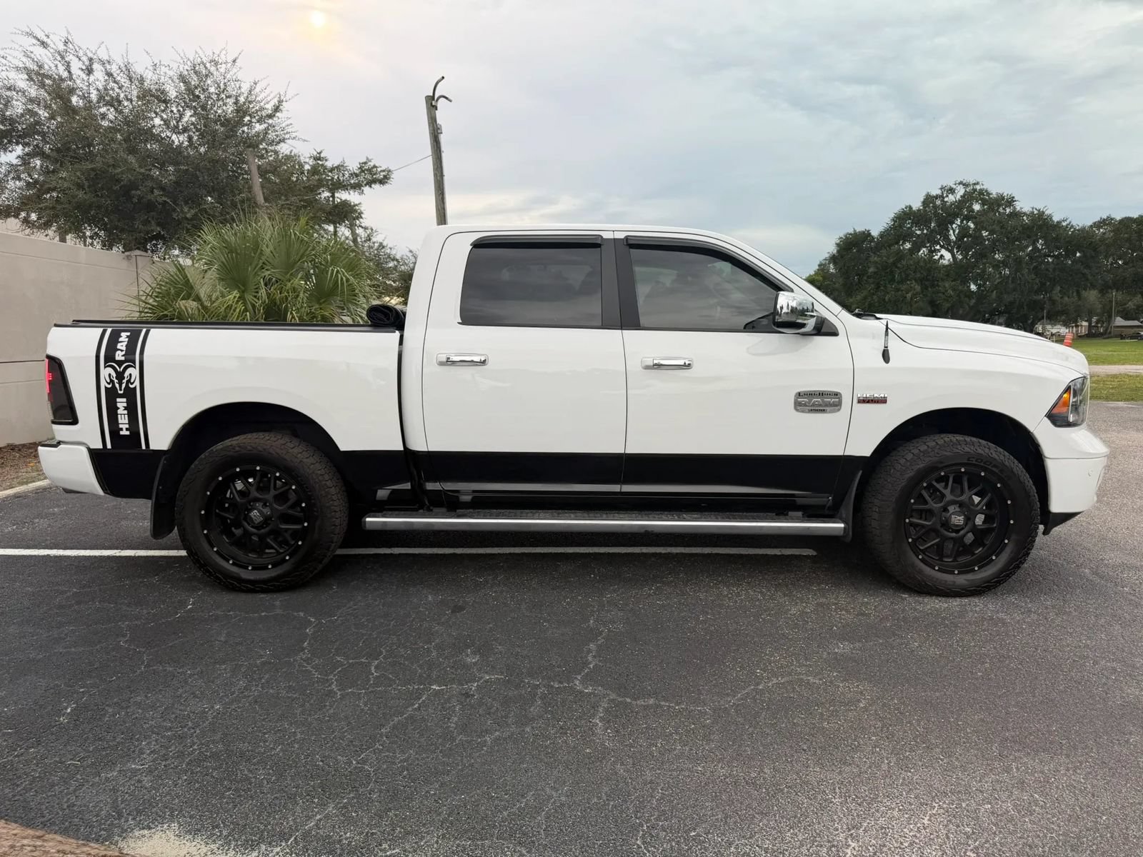 Used 2015 RAM 1500 Laramie Longhorn w/ Convenience Group AWD/4WD image 4