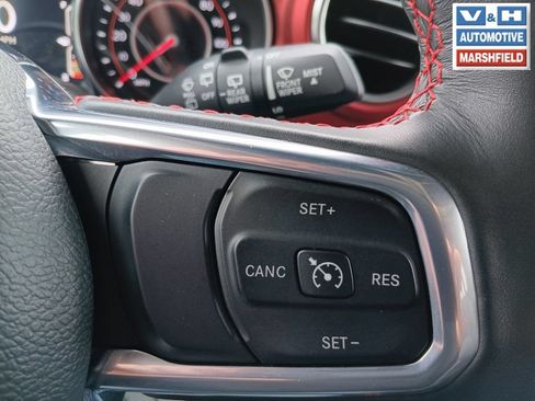 Used 2022 Jeep Wrangler Unlimited Rubicon w/ Cold Weather Group AWD/4WD image 10