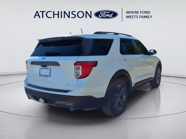 Used 2024 Ford Explorer XLT w/ Equipment Group 202A AWD/4WD image 5