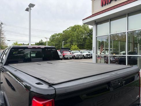 Used 2021 Chevrolet Silverado 2500 LTZ w/ LTZ Convenience Package AWD/4WD image 16