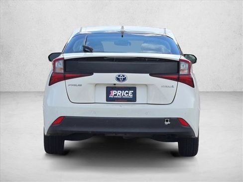 Used 2021 Toyota Prius LE FWD image 4