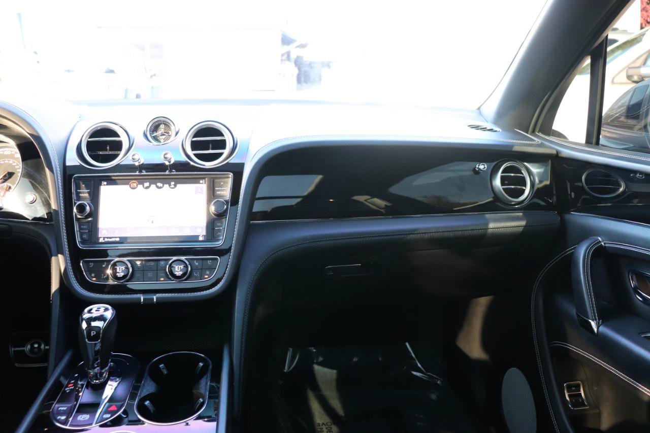 Used 2018 Bentley Bentayga AWD/4WD image 18