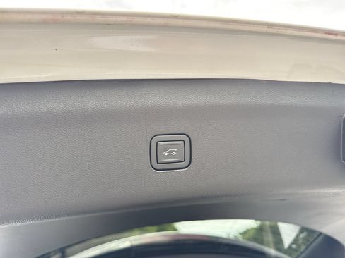 Used 2024 Buick Enclave Essence w/ Technology Package FWD image 32