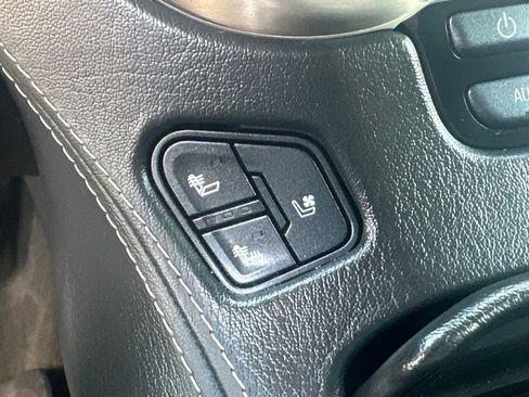 Used 2017 GMC Yukon Denali AWD/4WD image 22