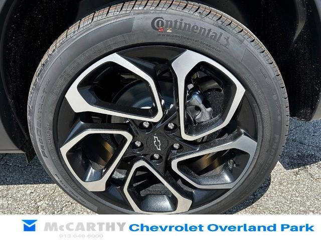 New 2026 Chevrolet Trax RS w/ Sunroof Package FWD image 23