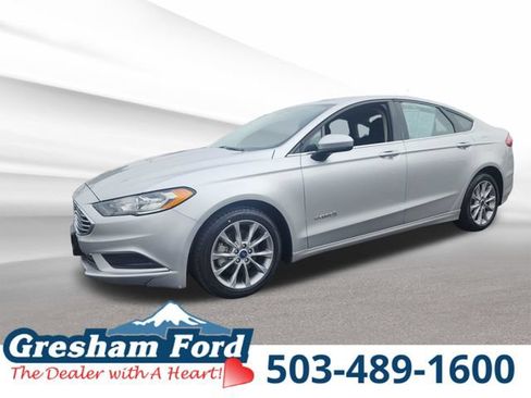 Used 2017 Ford Fusion SE FWD image 1