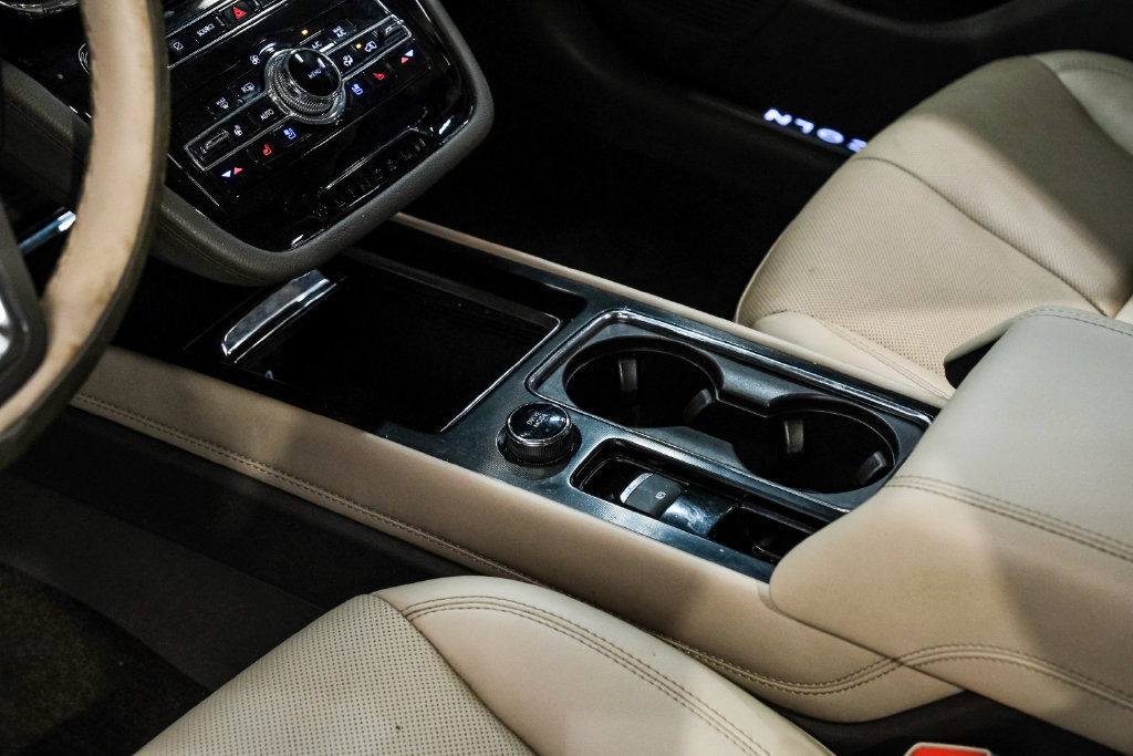 Used 2022 Lincoln Corsair AWD w/ Premium Package image 29