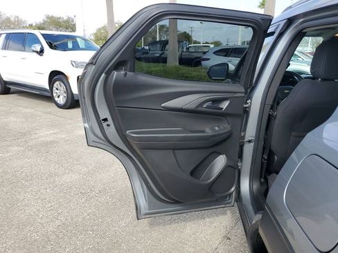 Used 2023 Chevrolet TrailBlazer LT AWD/4WD image 13