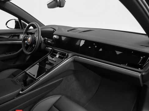 Certified 2025 Porsche Panamera 4 AWD/4WD image 22