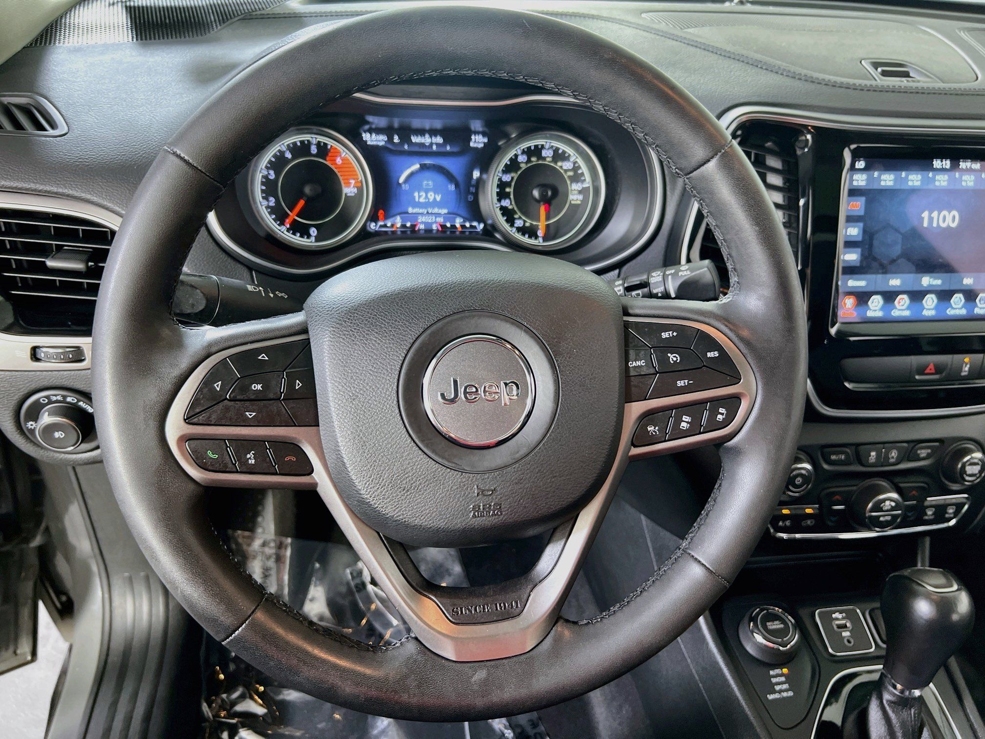 Used 2022 Jeep Cherokee Limited AWD/4WD image 11