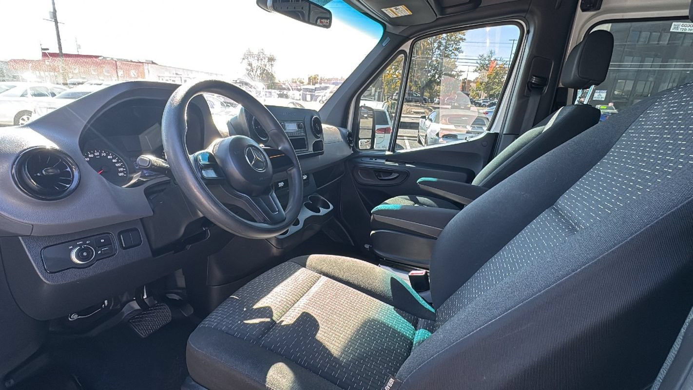 Used 2019 Mercedes-Benz Sprinter 144 image 9