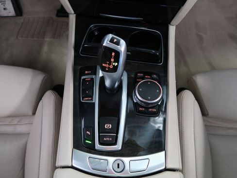 Used 2015 BMW 740i RWD image 20