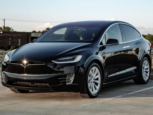 Used 2017 Tesla Model X 75D image 7