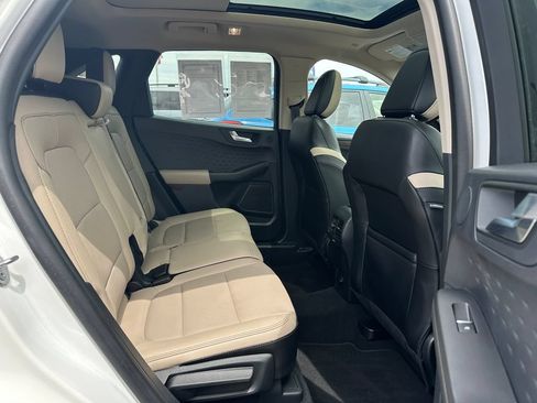 Used 2020 Ford Escape Titanium AWD/4WD image 13