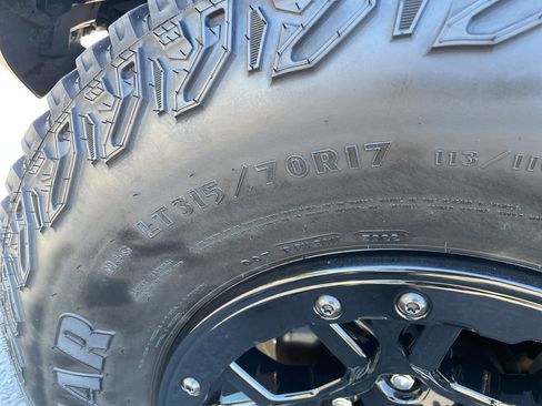 Used 2023 Ford Bronco Wildtrak image 13