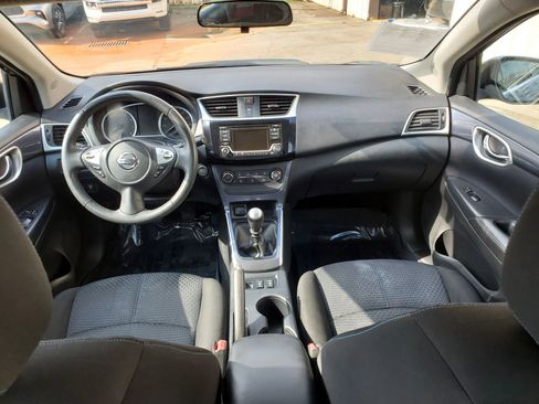 Used 2017 Nissan Sentra SR Turbo w/ SR Midnight Edition FWD image 40