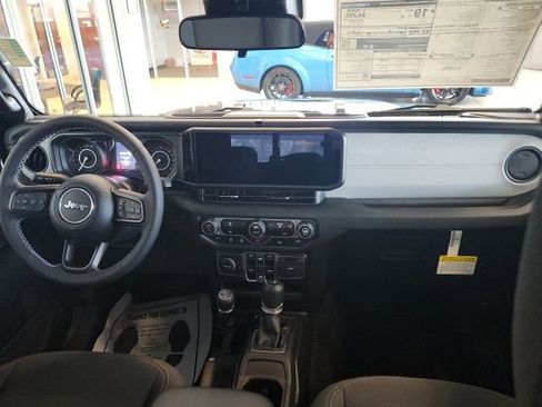 New 2025 Jeep Gladiator Sport image 16