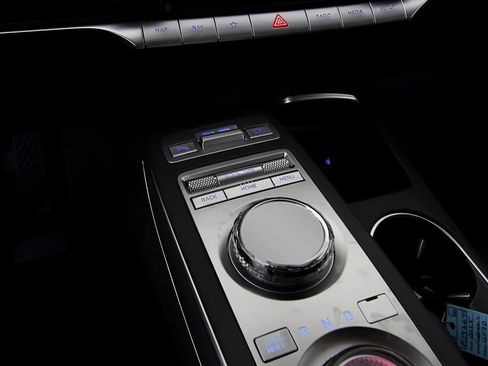 Used 2025 Genesis GV70 2.5T w/ Select Package image 21