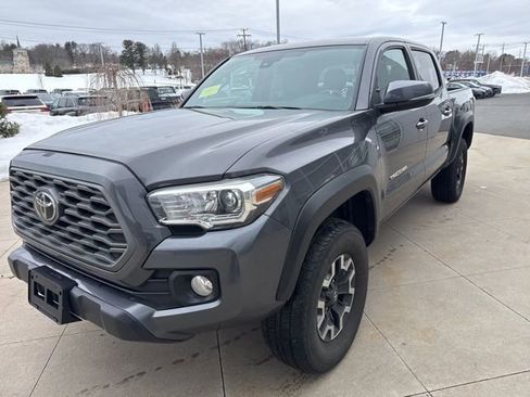 Used 2023 Toyota Tacoma TRD Off-Road image 3