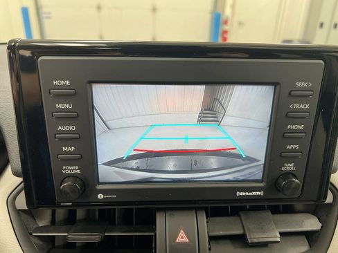 Used 2022 Toyota RAV4 XLE w/ Convenience Package AWD/4WD image 15