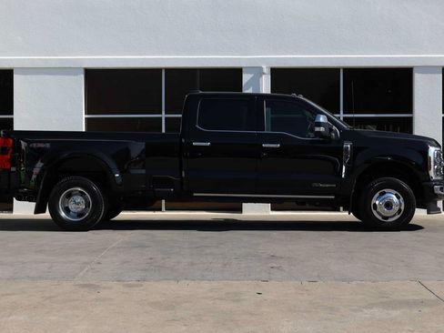 Used 2024 Ford F350 Platinum AWD/4WD image 8