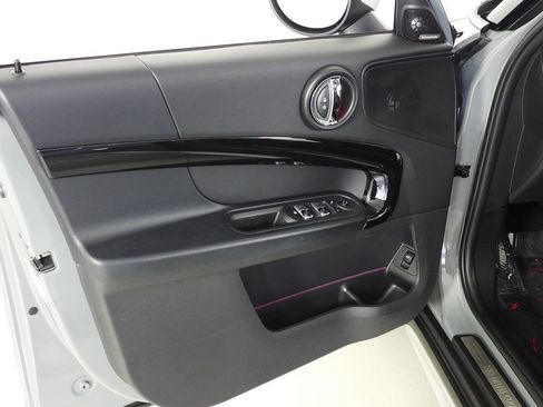 Used 2019 MINI Cooper Countryman S w/ Premium Package image 11