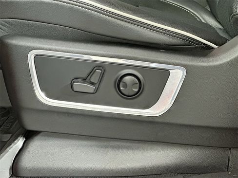 Used 2025 RAM 1500 Laramie w/ Night Edition image 23