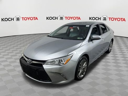 Used 2016 Toyota Camry SE w/ Four Season Floor Mat Package FWD image 3