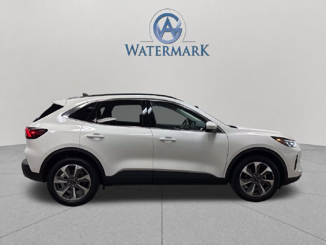 Used 2023 Ford Escape Platinum w/ Premium Technology Package AWD/4WD image 8