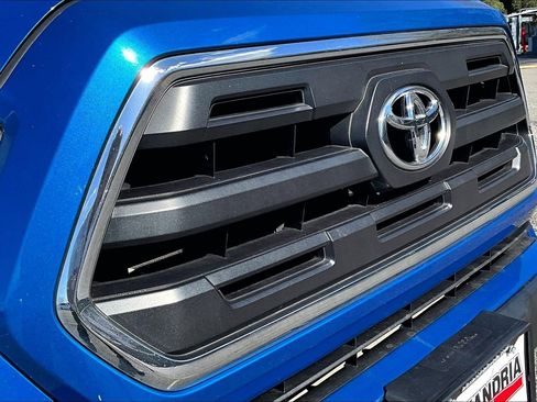 Used 2017 Toyota Tacoma SR5 w/ Tow Package image 28