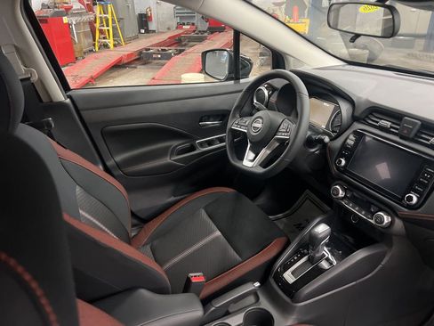 New 2025 Nissan Versa SR image 39