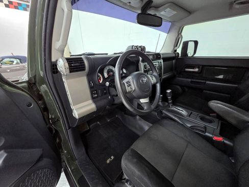 Used 2013 Toyota FJ Cruiser 4WD image 37