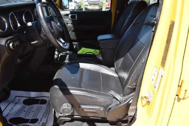 Used 2018 Jeep Wrangler Unlimited Sahara AWD/4WD image 15