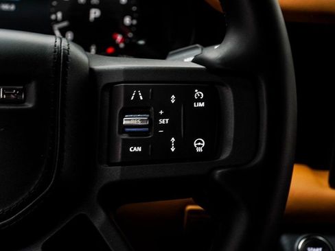 Used 2024 Land Rover Defender 130 X image 32