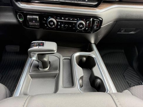 Used 2024 Chevrolet Silverado 1500 LT AWD/4WD image 17